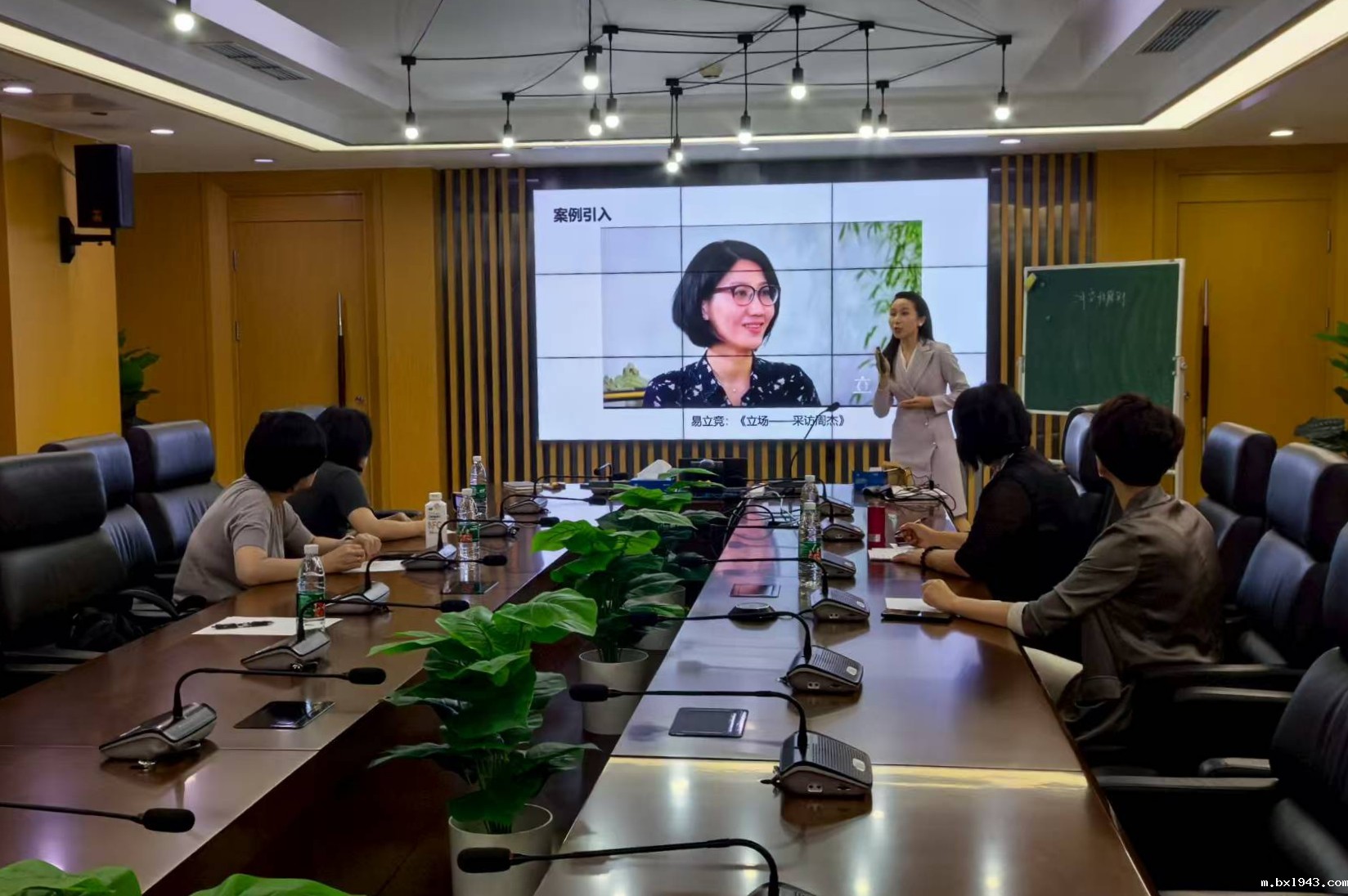 教师发展中心组织开展第四轮青教赛深度指导