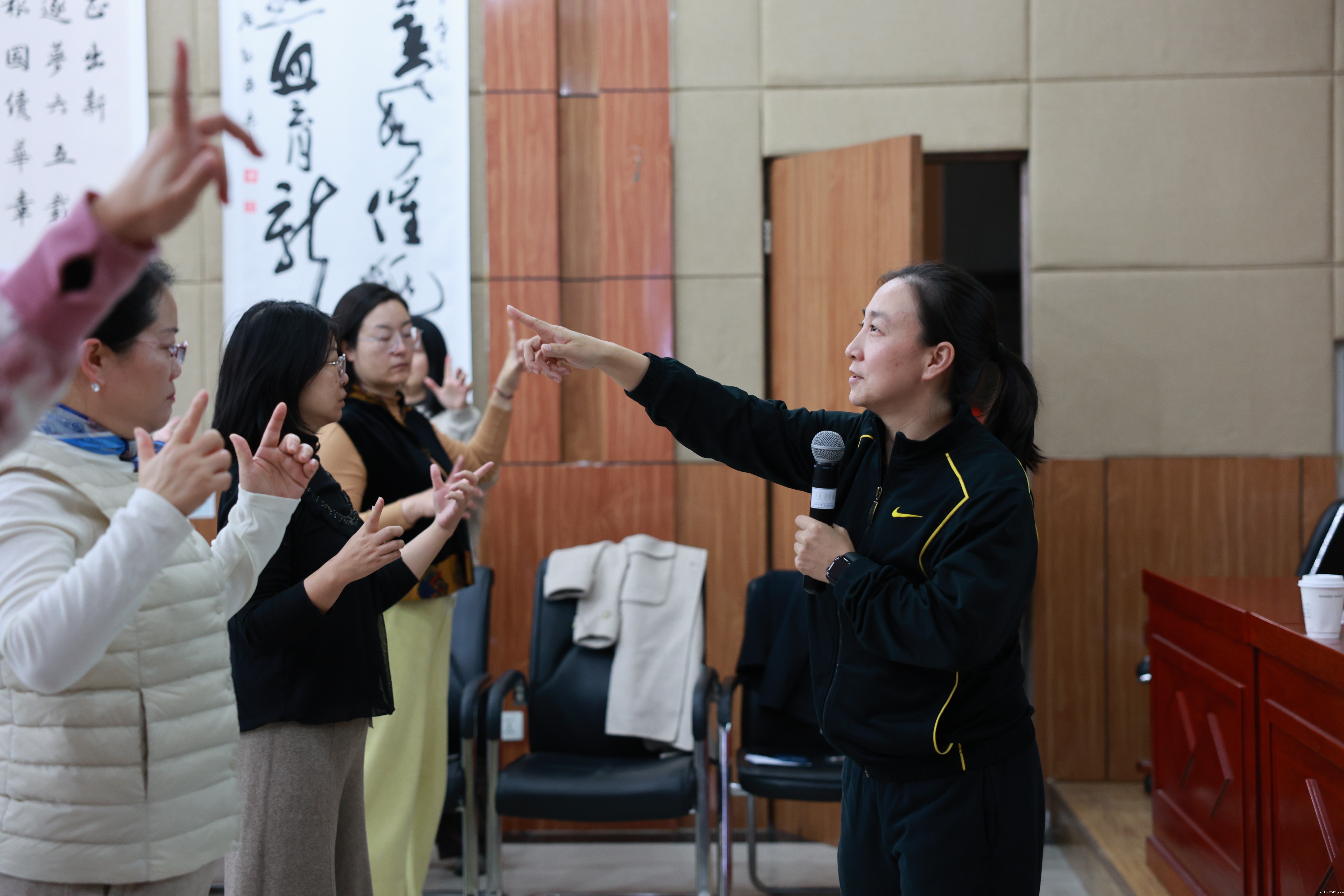 开展“名师名家工作坊： 八段锦与大众健康”强身健体活动通知