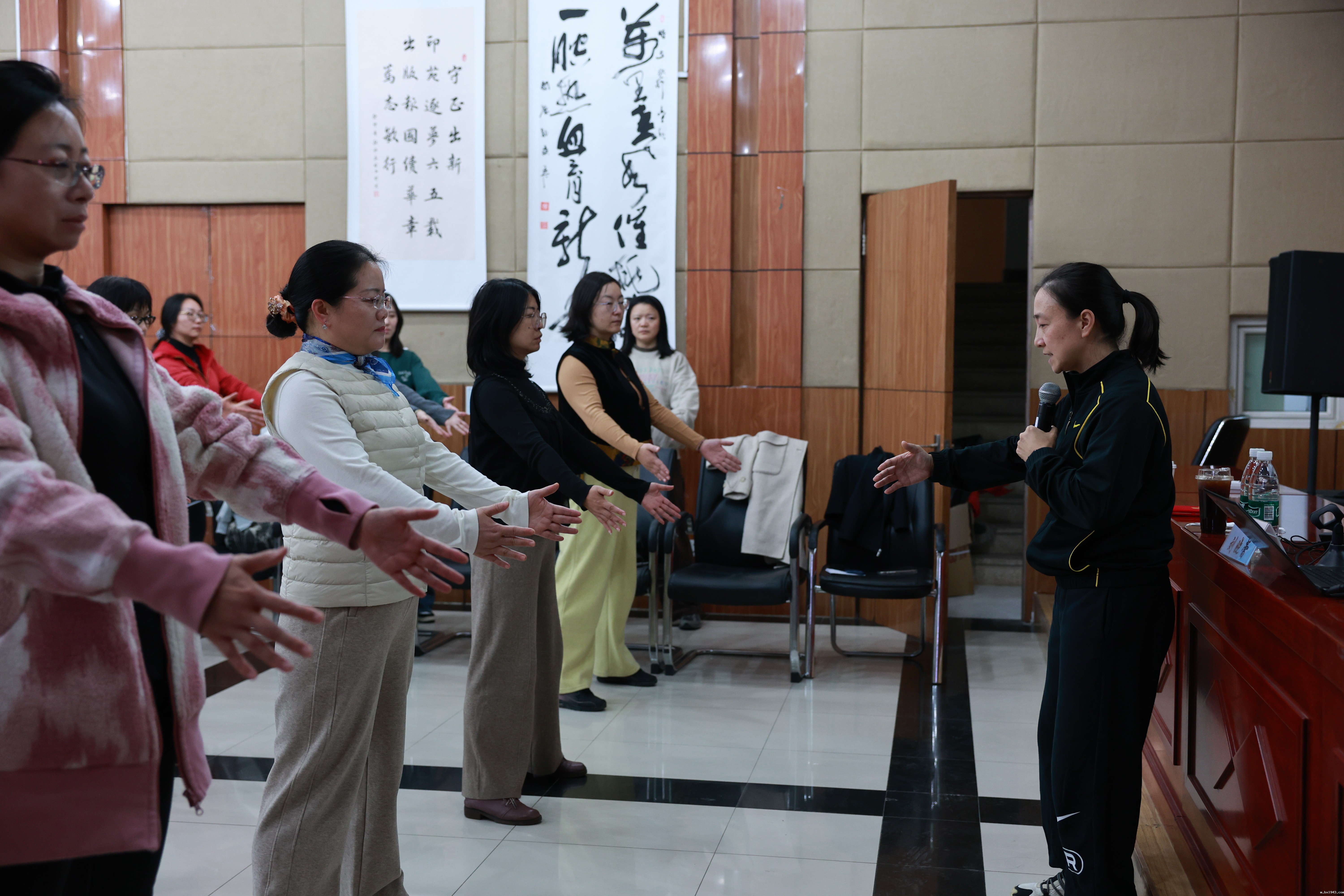 开展“名师名家工作坊： 八段锦与大众健康”强身健体活动通知